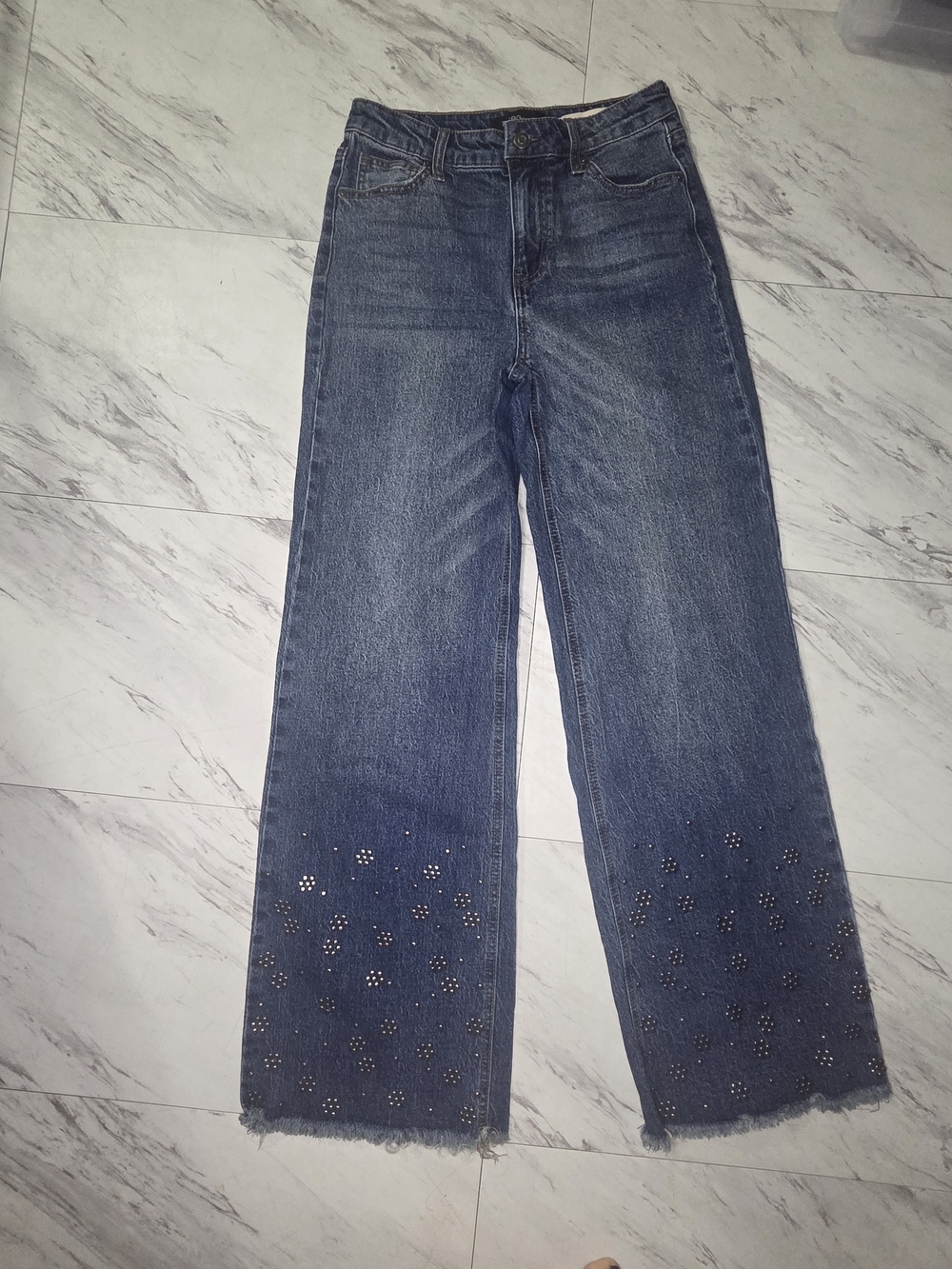BCBGeneration Dark Blue Wide-Leg Jeans with Studded Floral Hem Size 3/26